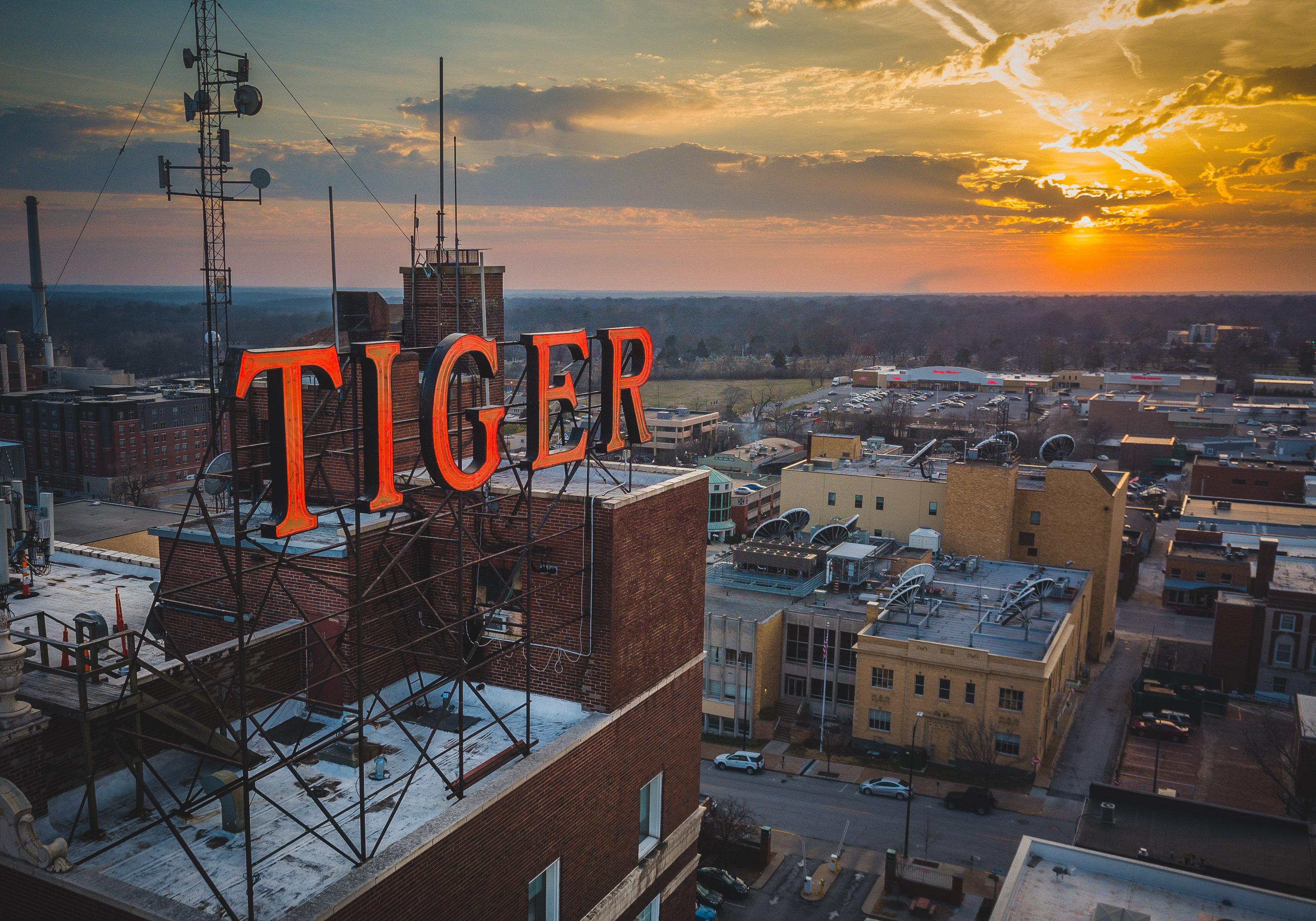 Voco The Tiger Hotel, Columbia, Mo By Ihg Luaran gambar